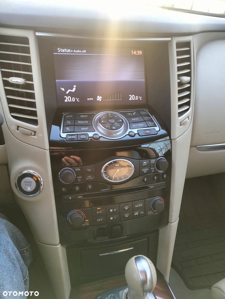 Infiniti FX FX30d S - 8