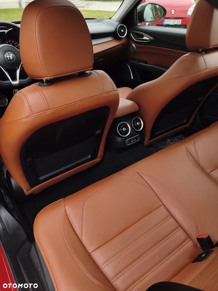 Alfa Romeo Giulia 2.0 Turbo 16V AT8-Q4 Competizione - 34