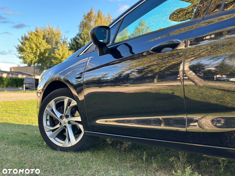 Opel Astra 1.4 T Dynamic S&S - 8