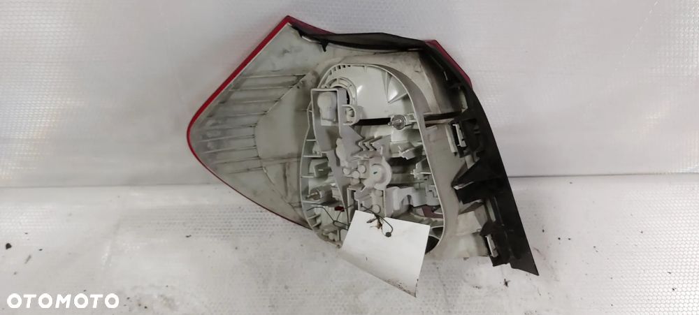 .  LAMPA TYL TYLNA PRAWA BMW 1 E87 LIFT - 3