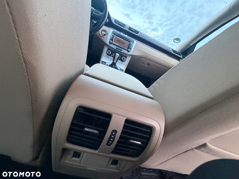 Volkswagen Passat 2.0 TDI 4Motion DSG BlueMotion Tech Highline - 26