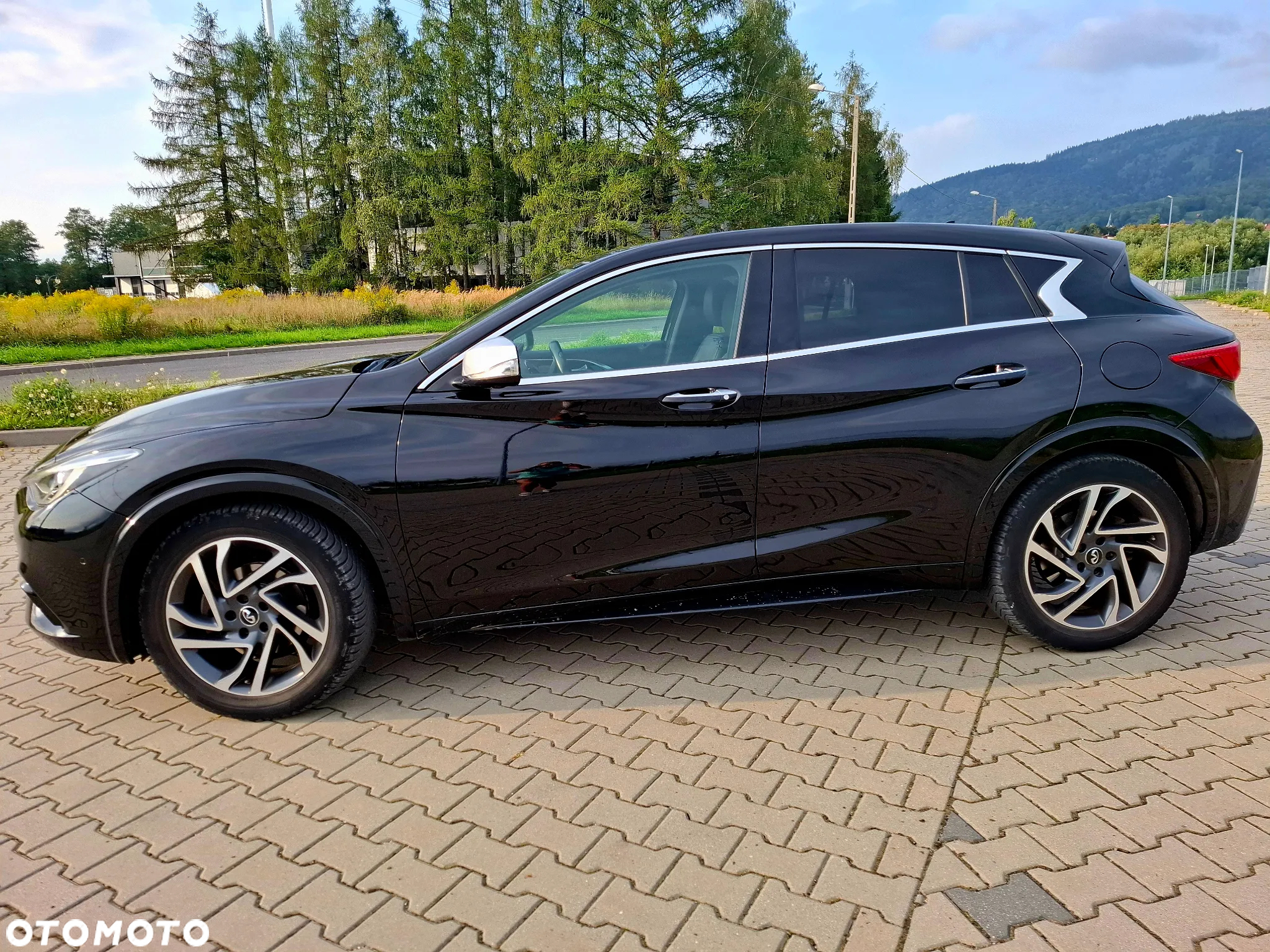 Infiniti Q30 1.6t Premium - 7