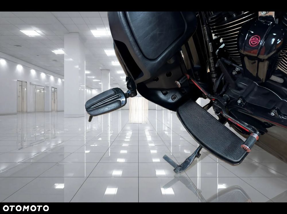 Harley-Davidson Touring Road Glide - 8