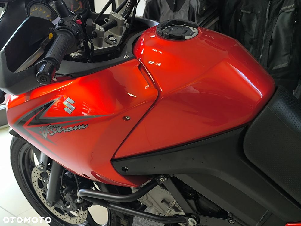 Suzuki V-STROM - 30