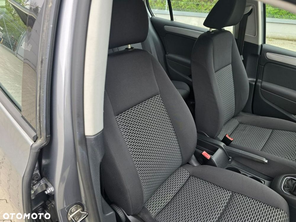 Volkswagen Golf - 29