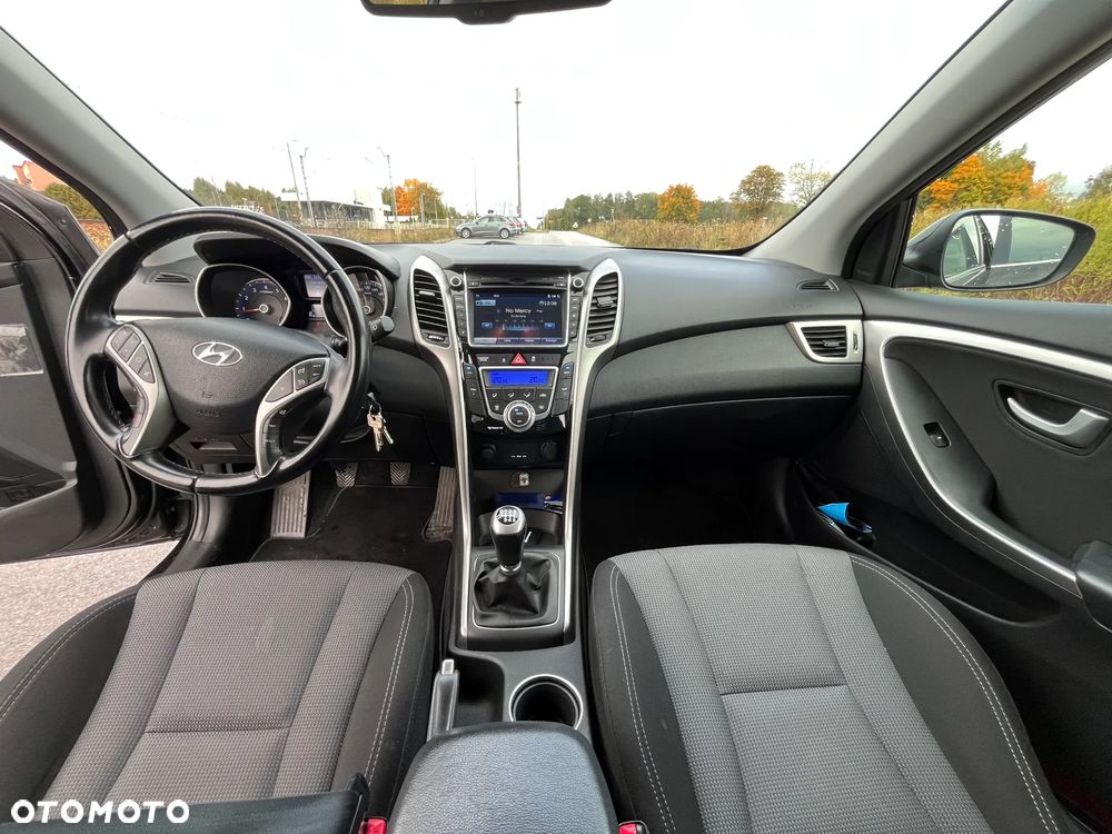 Hyundai i30 blue Kombi 1.6 GDi Style - 16