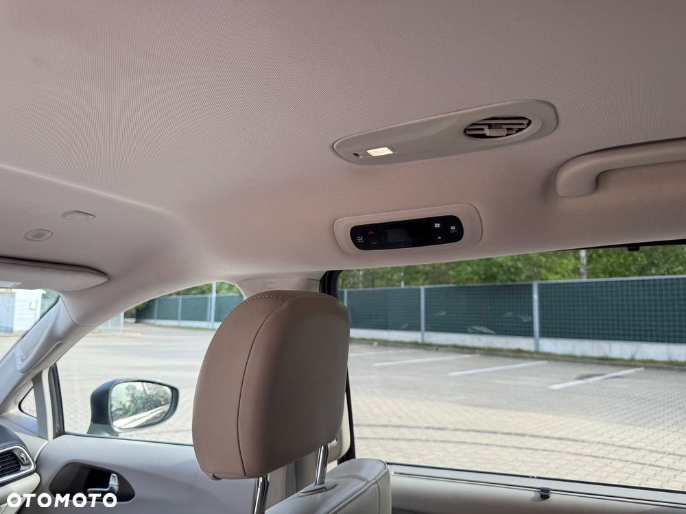 Chrysler Voyager - 12