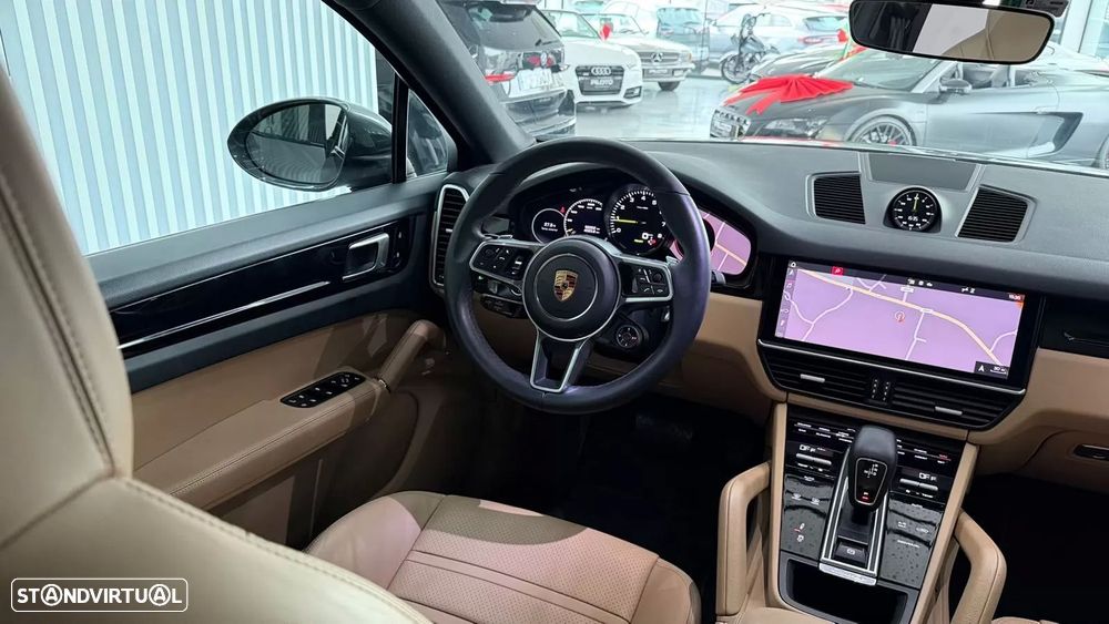 Porsche Cayenne Coupé E-Hybrid - 16