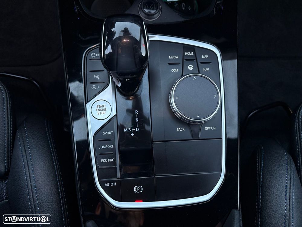 BMW 118 i Pack Desportivo M Auto - 43