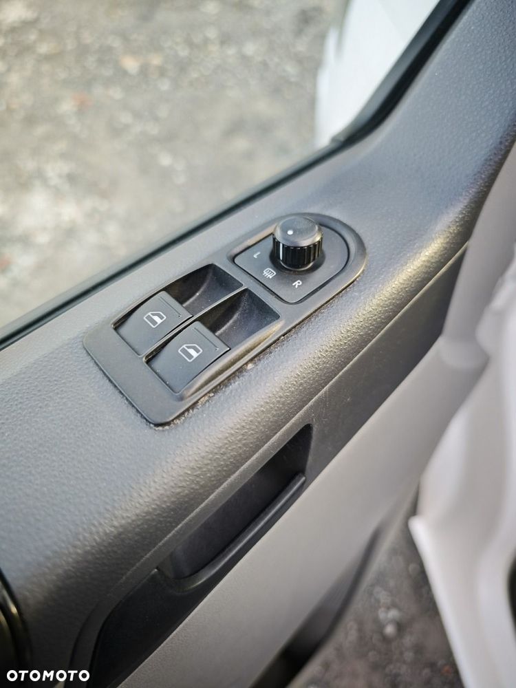Volkswagen Transporter - 10