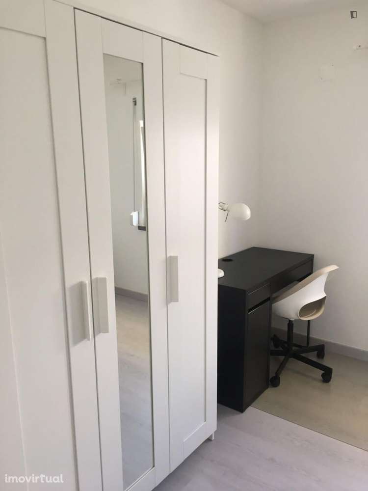 Quarto - localizado em Carcavelos Lisbon - Grande imagem: 3/12