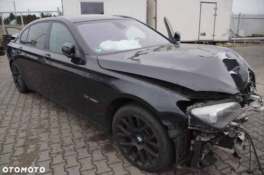 Pojazd na części BMW F01 750i Long xDrive, rocznik 2011 BLACK SAPPHIRE METALLIC (475) XCL.LEDER NAPPA ERW./D5 SATB HELL (NAD5) silnik N63B44O0 skrzynia GA6HP-26Z drzwi klapa szyba fotele long amortyzator - 31