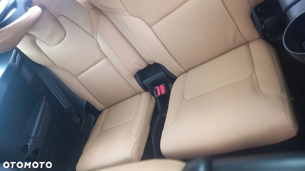 Volvo XC 90 - 8
