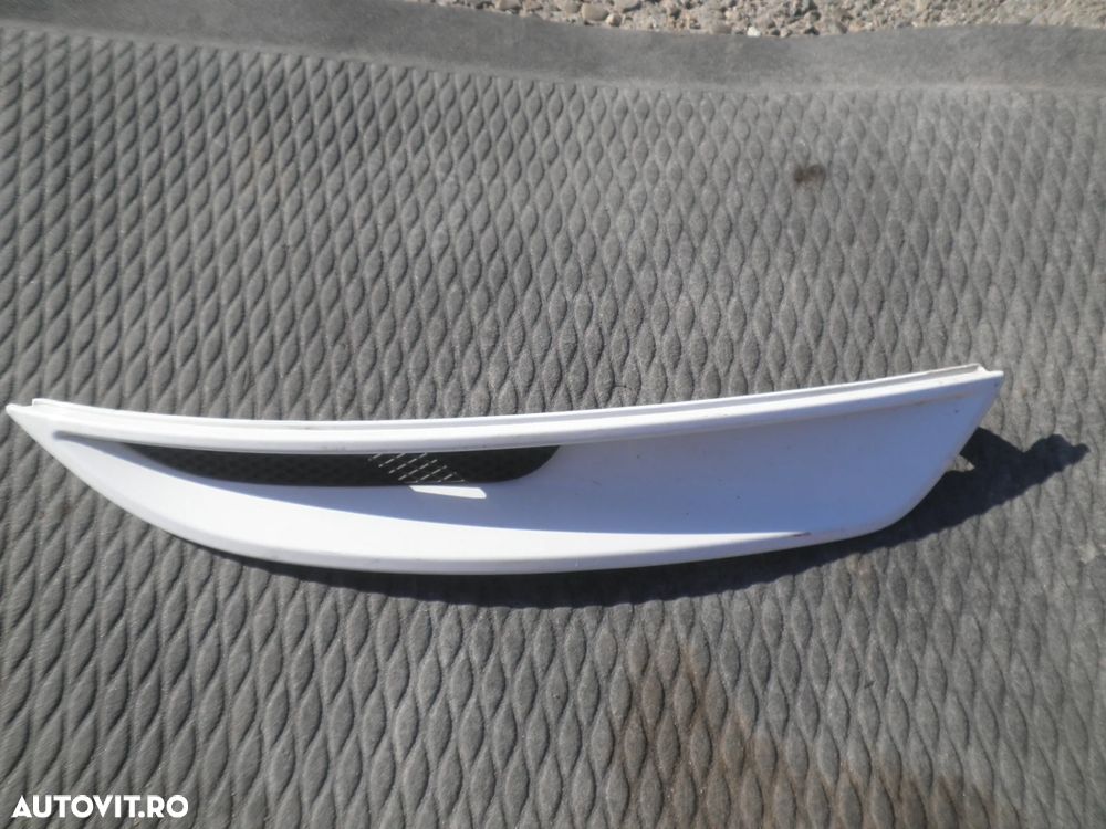 Ornament dreapta bara fata Ford Kuga  8V41-15A281-A 8V4115A281A - 1