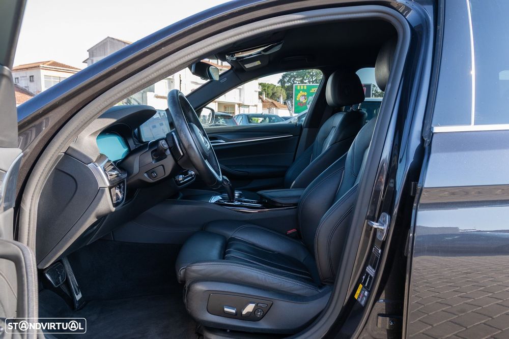 BMW 530 e Pack Desportivo M - 13