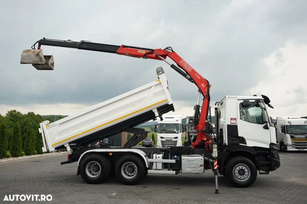 Renault C 430 / 6x4 / BASCULĂ CU 2 LATE / CUPLĂ HIDRAULICĂ + FASSI F155.A0.22 HDS / RADIOCOMANDĂ / ROTATOARE / CUPĂ / EURO 6 / - 7