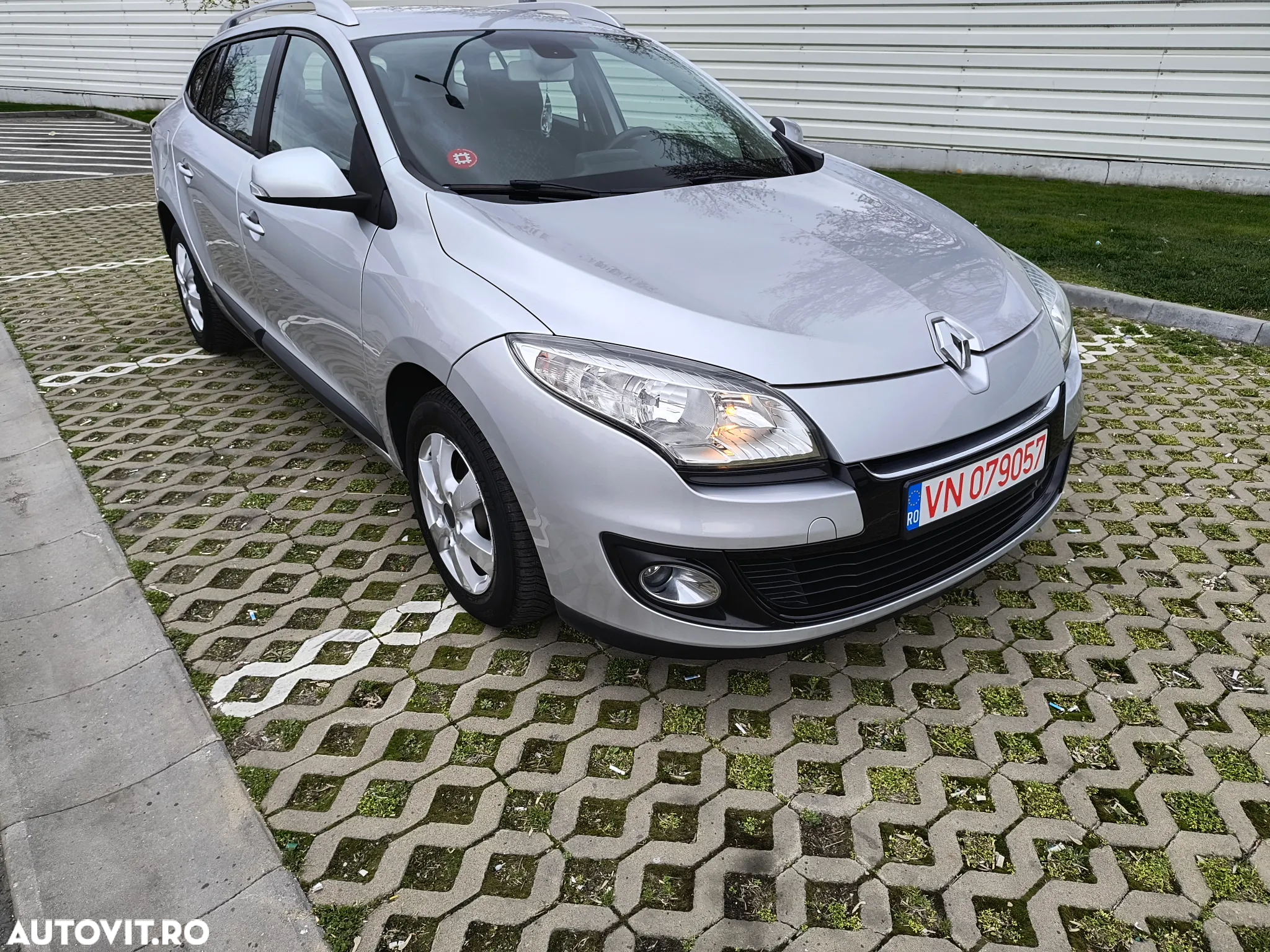 Renault Megane ENERGY dCi 110 Start & Stop Expression - 8