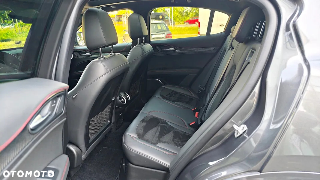 Alfa Romeo Stelvio 2.0 Turbo Veloce TI Q4 - 19