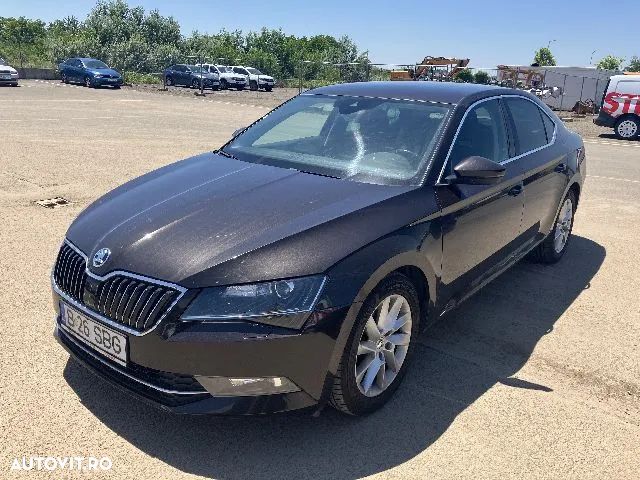 Skoda Superb 2.0 TDI DSG Ambition - 1