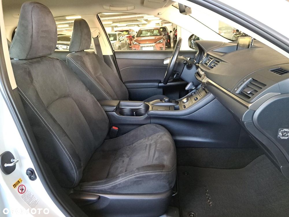 Lexus CT - 15