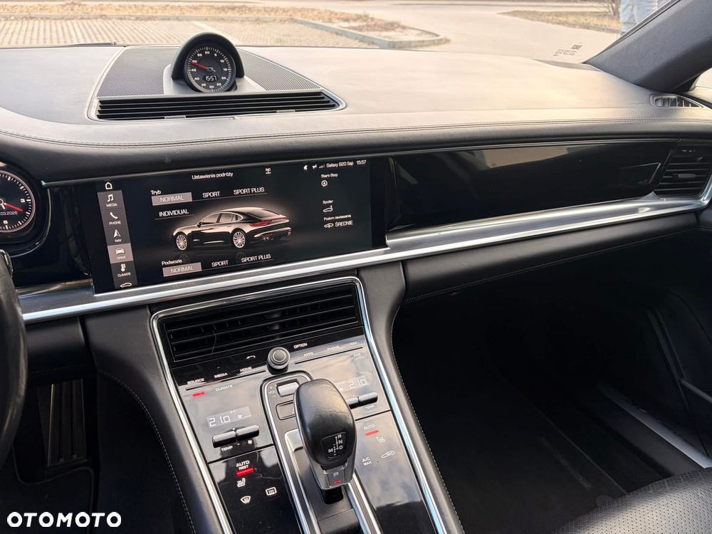 Porsche Panamera - 11