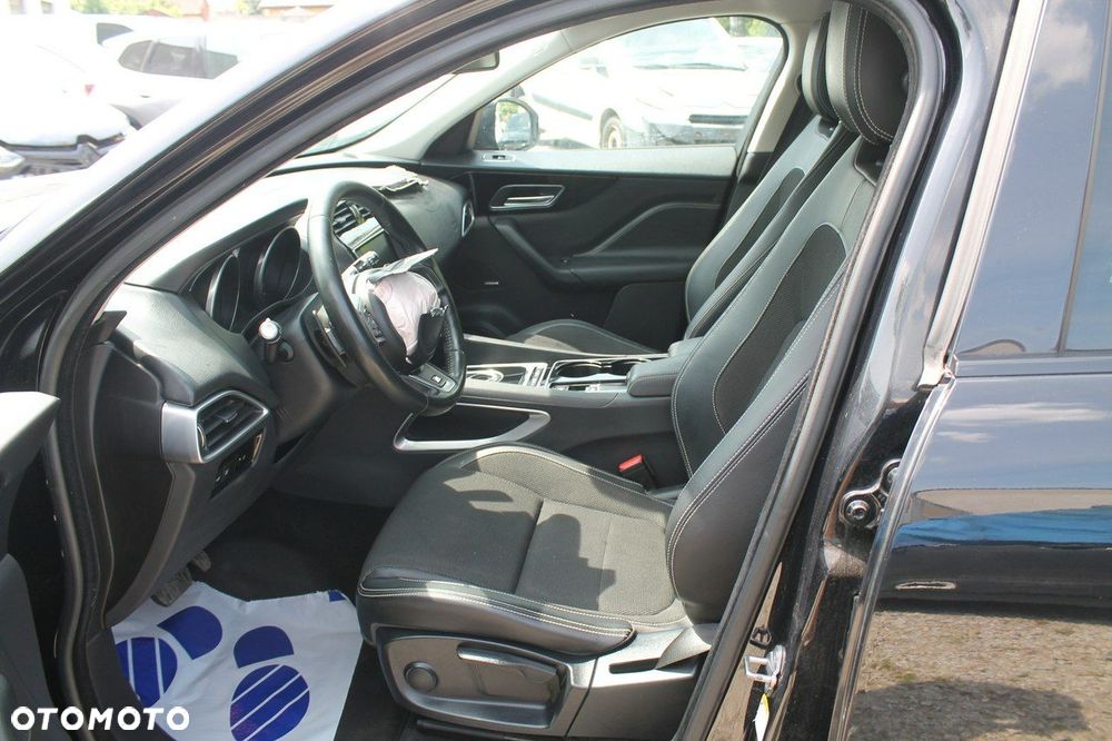 Jaguar F-Pace - 9