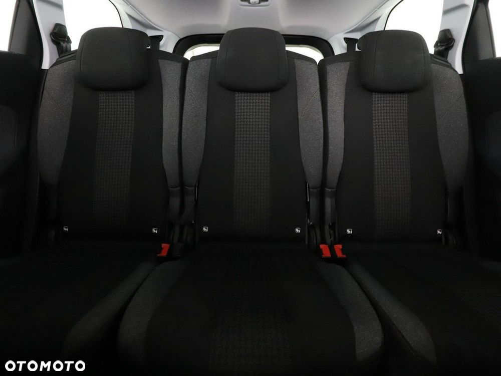 Peugeot 5008 1.2 PureTech Active S&S EAT6 - 18