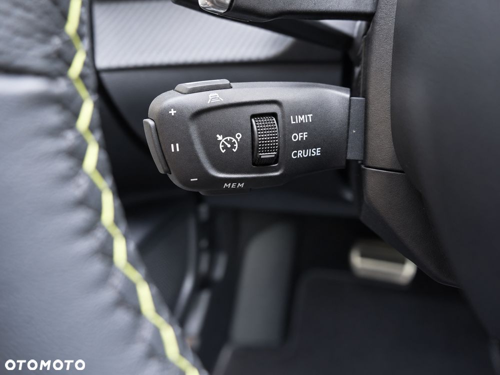 Peugeot 2008 1.2 PureTech GT S&S EAT8 - 13