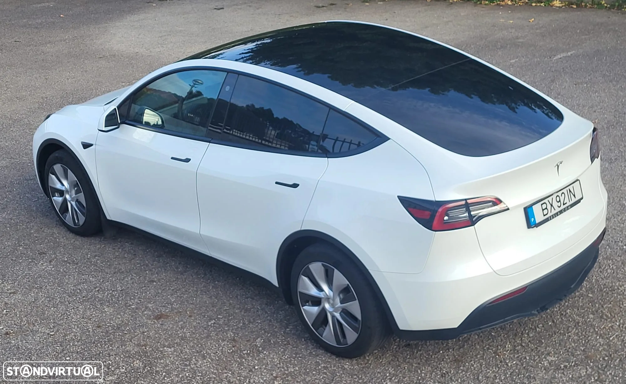 Tesla Model Y RWD - 2