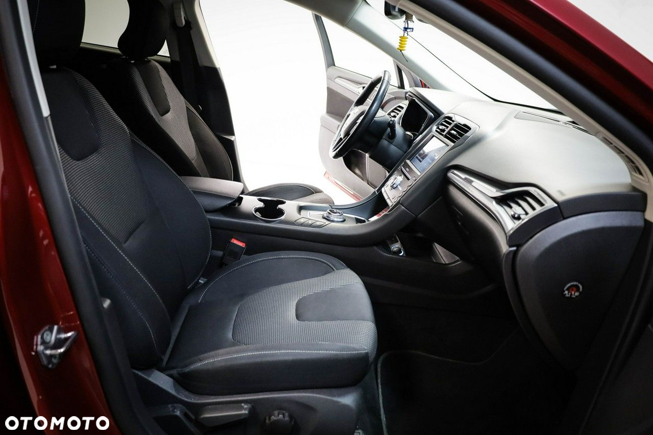 Ford Mondeo - 22