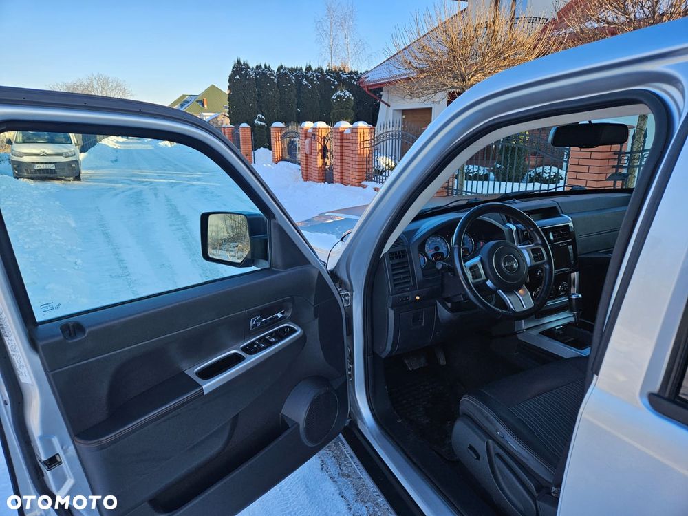 Jeep Liberty 3.7 4x4 - 18