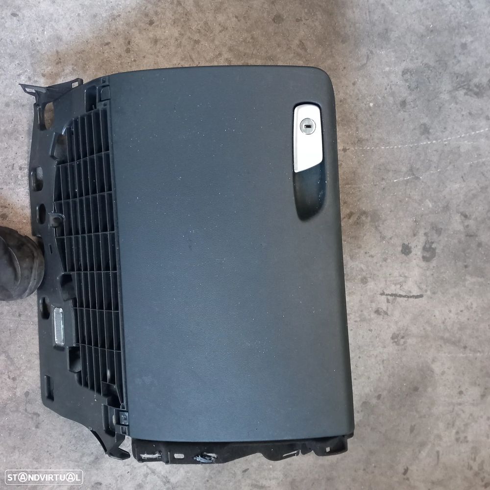 Porta luvas audi a4 b8 - 1