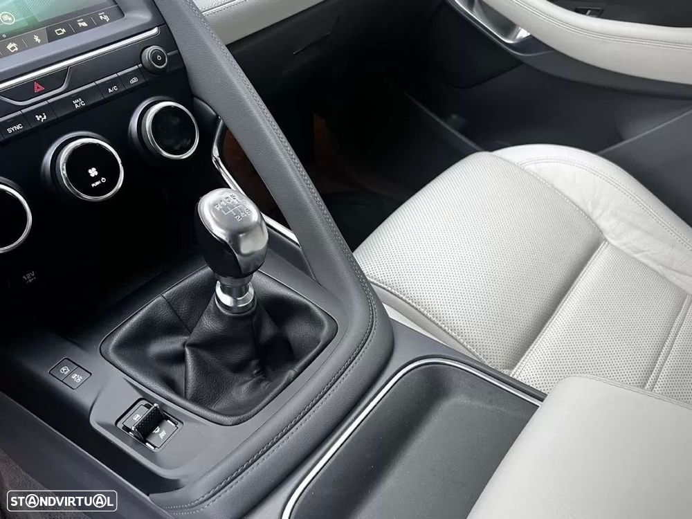 Jaguar E-Pace 2.0 i4D R-Dynamic S - 36