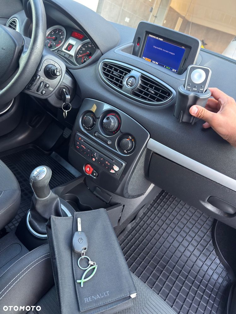 Renault Clio 1.2 16V All Inclusive - 18