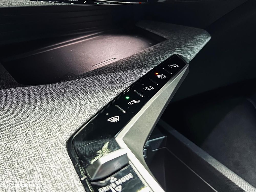 Peugeot 5008 1.2 Hybrid Allure e-DCS6 - 37