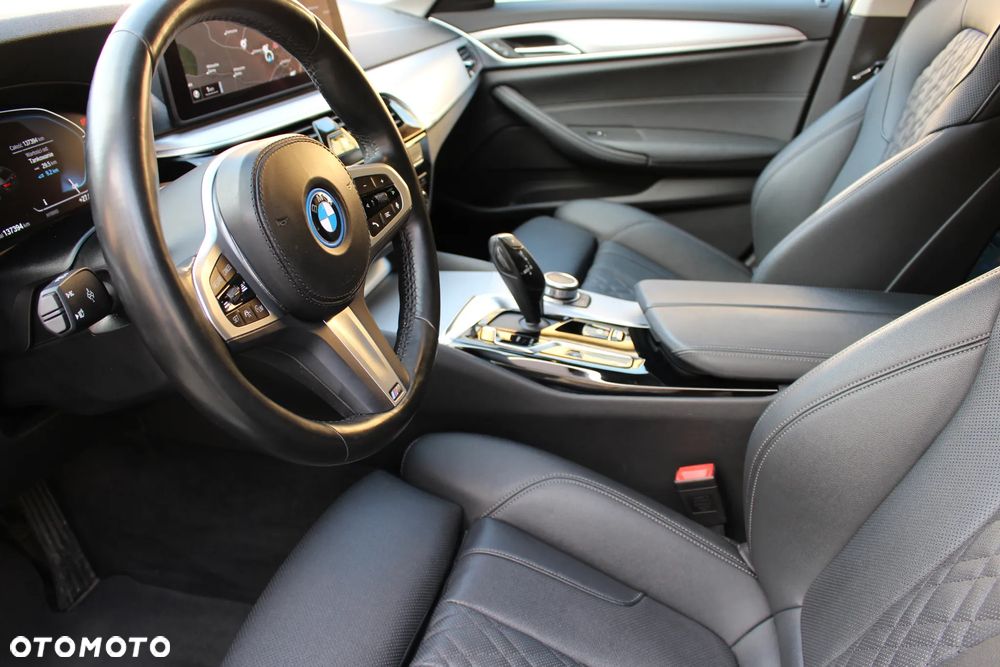 BMW Seria 5 530e Luxury Line sport - 15