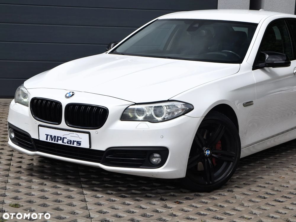 BMW Seria 5 525d xDrive - 13