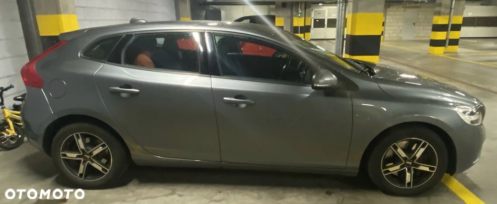 Volvo V40 D2 Drive-E Momentum - 2