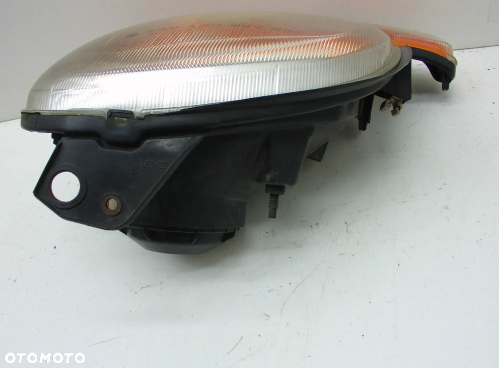 Renault Kangoo Lampa przód lewa prawa strona EU - 3