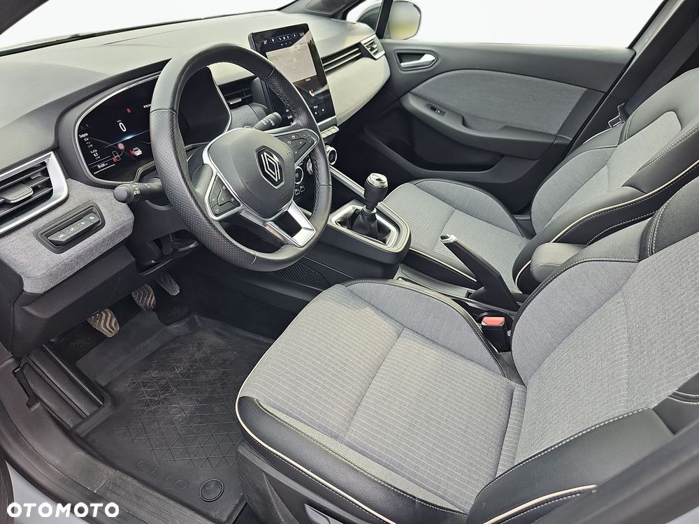 Renault Clio 1.0 TCe Techno - 10