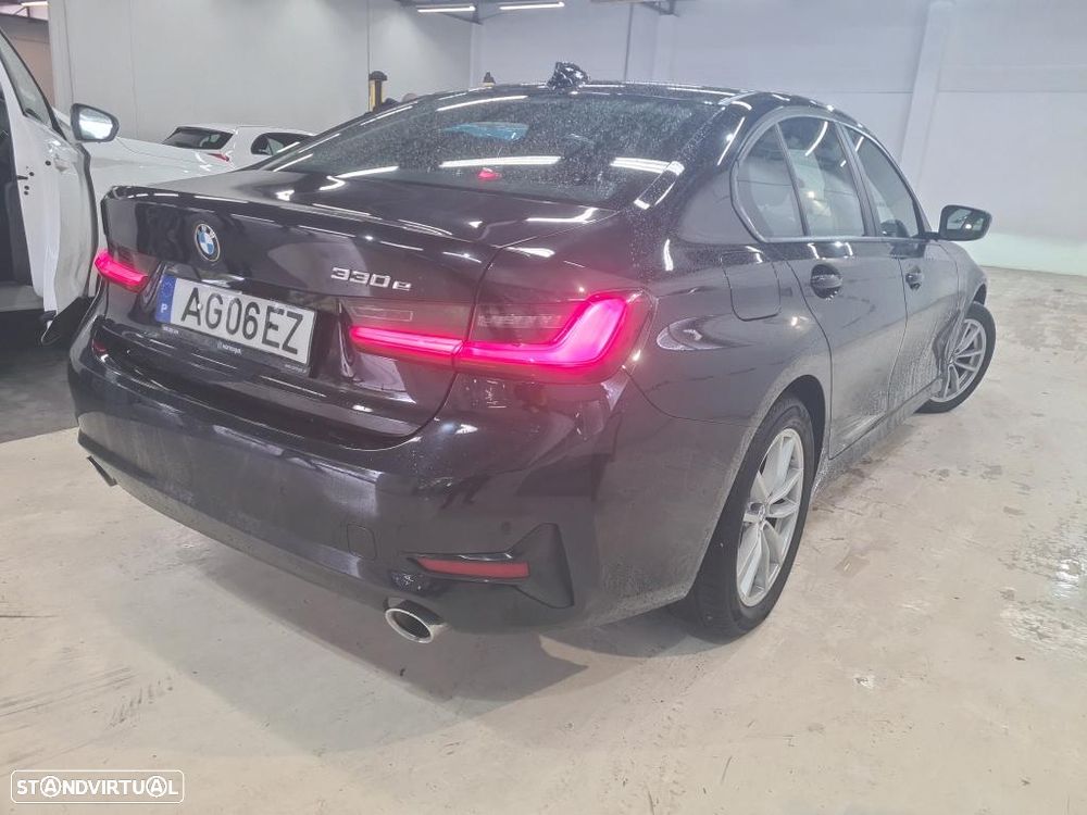 BMW 330 e Corporate Edition Auto - 3