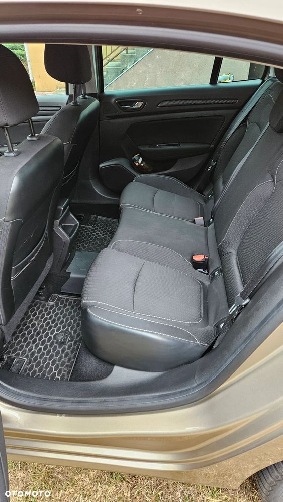 Renault Megane 1.6 SCe Zen - 8