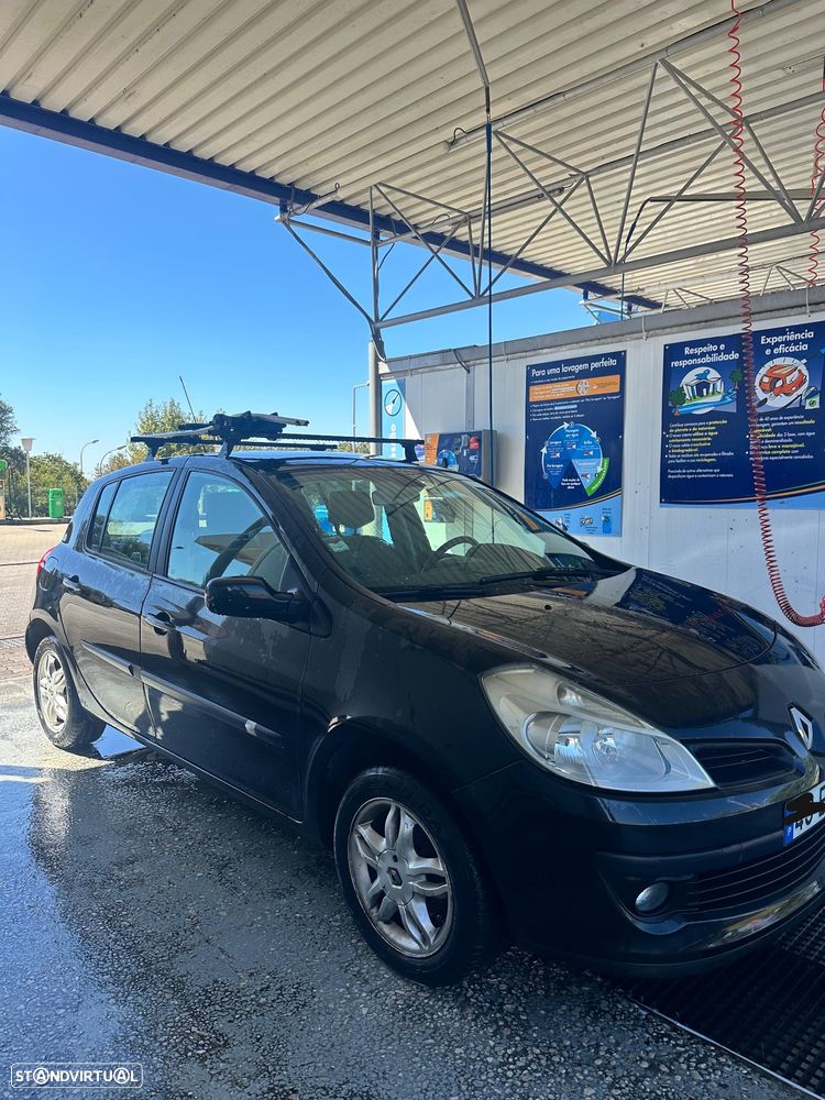 Renault Clio 1.2 16V Confort - 2