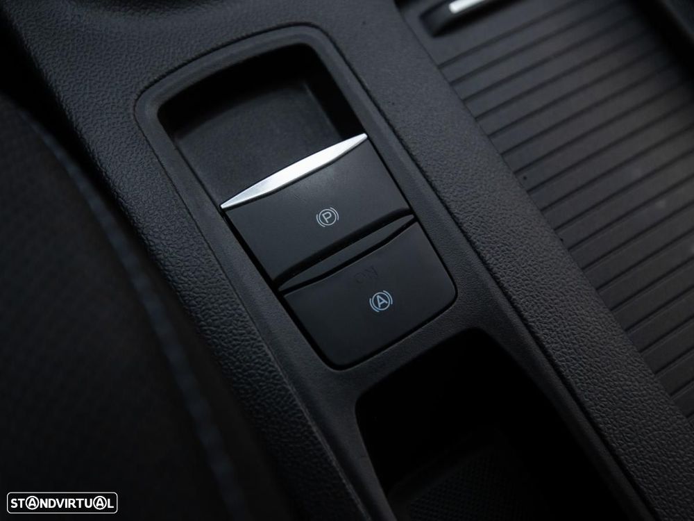 Ford Focus SW 1.5 TDCi EcoBlue Active - 18