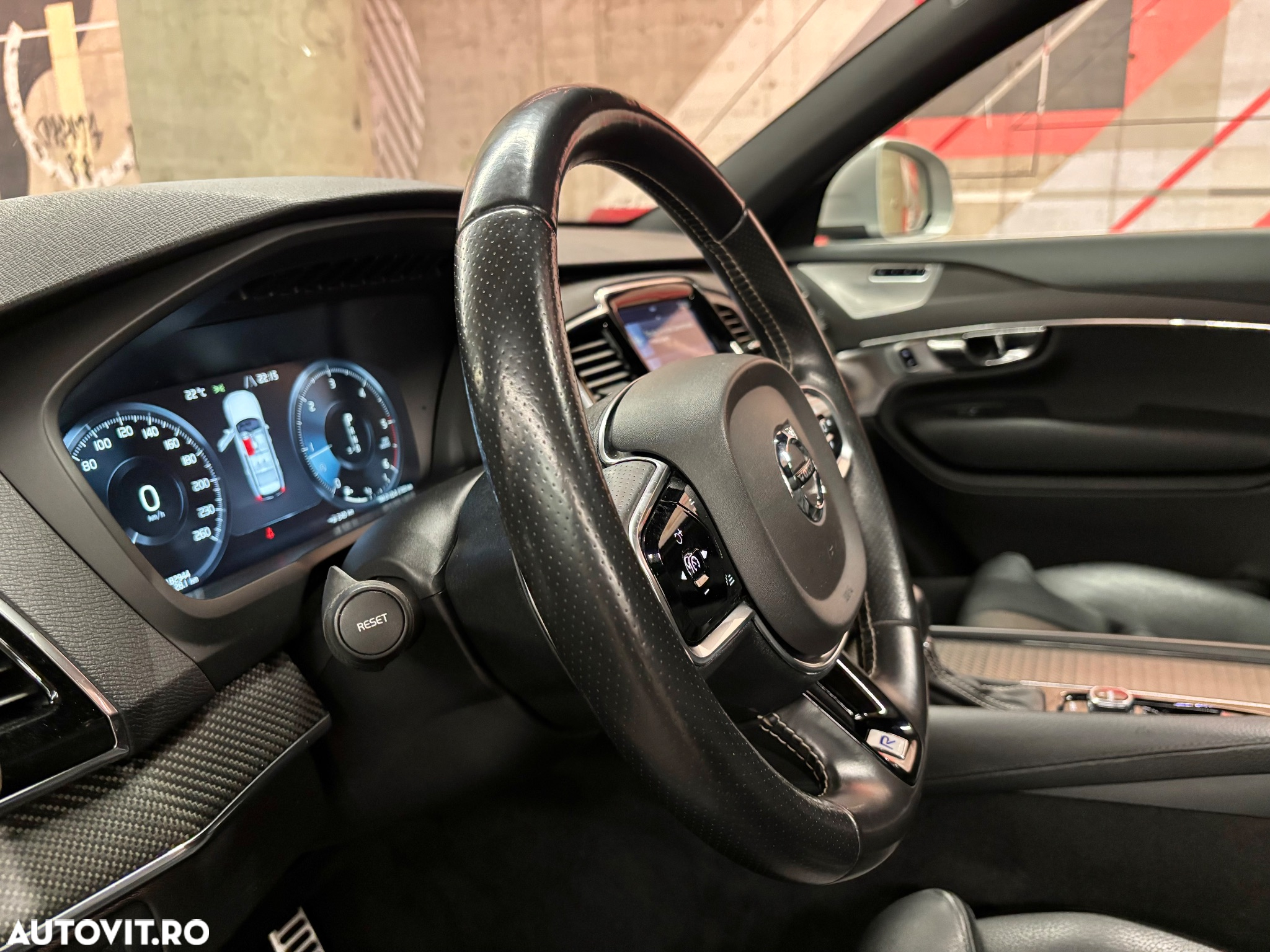 Volvo XC 90 D5 AWD Geartronic RDesign - 22