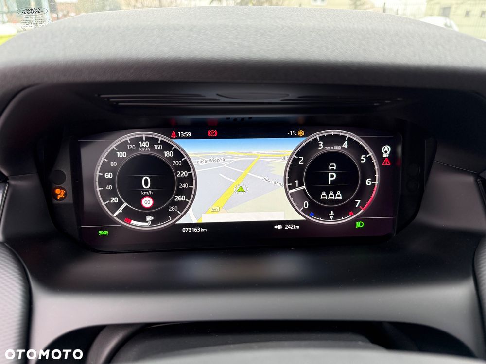 Land Rover Discovery Sport P200 R-Dynamic HSE - 32