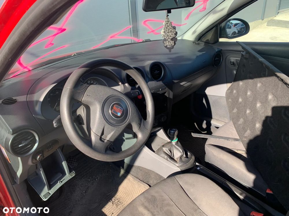 SEAT IBIZA 2006 *SAMOCHÓD NA CZĘŚCI* 2679 MASKA, LAMPA, DRZWI, LUSTERKO, ZDERZAK, GRILL, BŁOTNIK, KLAPA, BELKA, DESKA, FOTELE, KANAPA, ĆWIARTKA, KIEROWNICA, TARCZE, ZACISKI, ZAWIESZENIE, KOMPLETNY PRZÓD, KOMPLETNY TYŁ, LICZNIK, ZEGARY, PRAWE LEWE PRZÓD TYŁ - 5