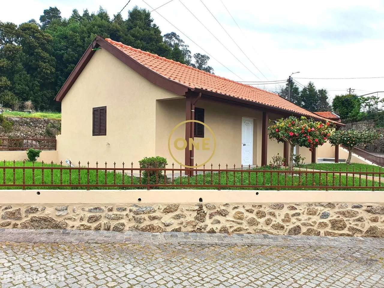 MORADIA TÉRREA T2 TOTALMENTE REMODELADA - Grande imagem: 3/29