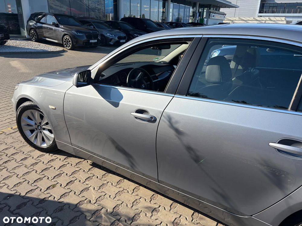BMW Seria 5 545i - 6