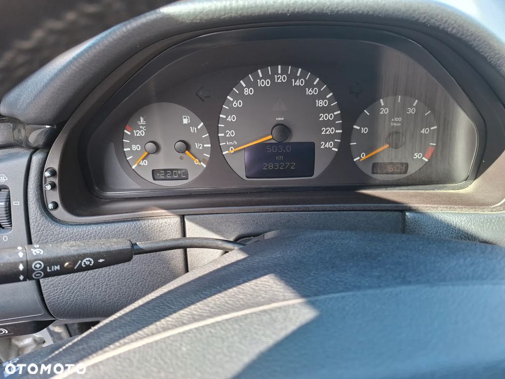 Mercedes-Benz Klasa E 220 T CDI Avantgarde - 26
